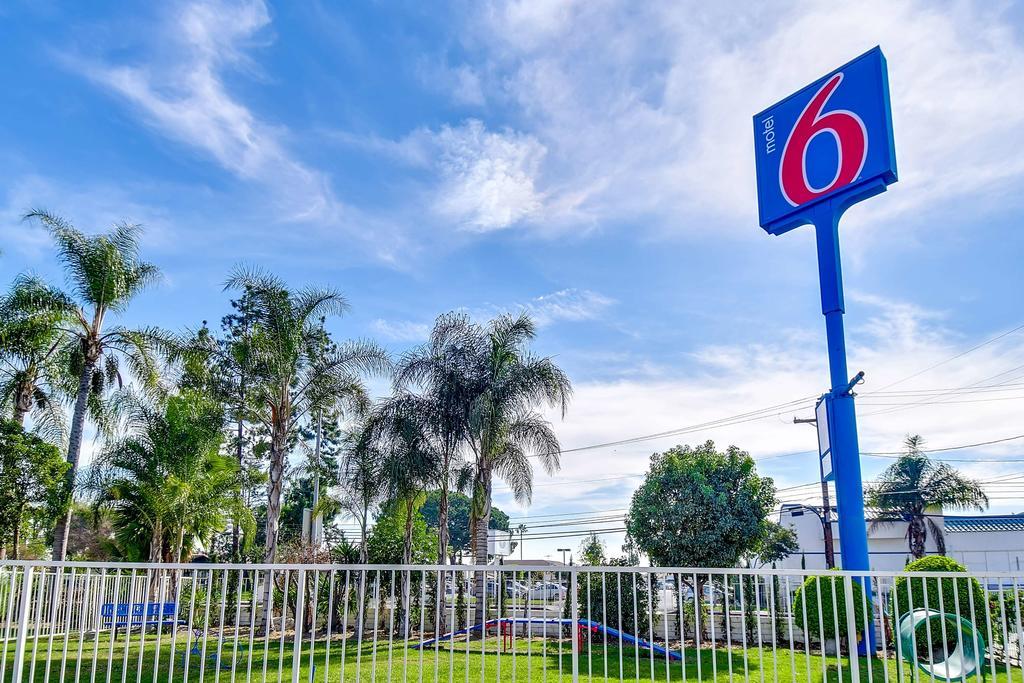 Motel 6 Garden Grove Exterior photo